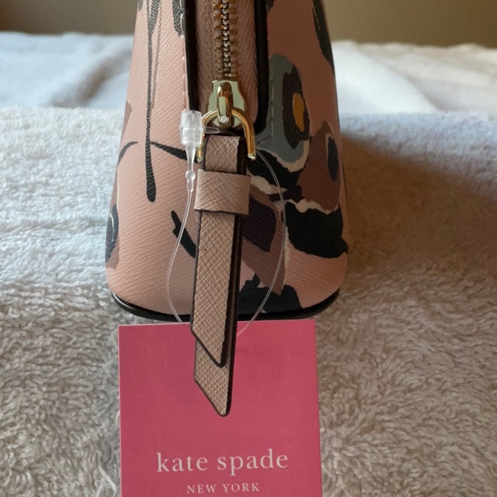 ♠️💄 KATE SPADE MEDIUM DOME COSMETIC CASE NWT♠️💄 - Picture 5 of 8